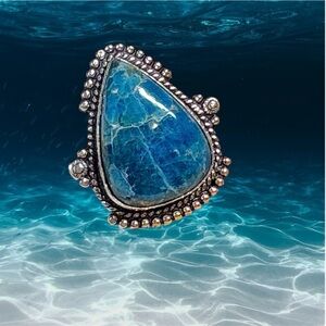 Stunning unique Blue Apatite Artisan Stone Silver Ring